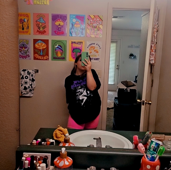 Meet your Posher, Haley❤ - Picture 2 of 9